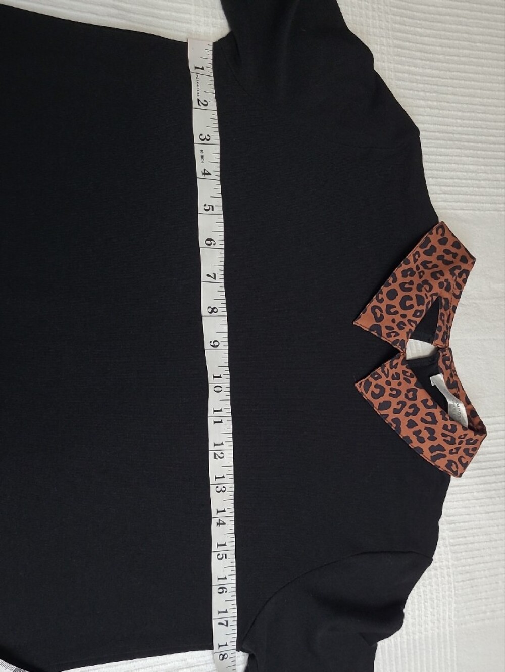🍂 Simons Black Long Sleeve Top w/ Leopard Print Collar and Cuffs S fits M - Picture 7 of 11